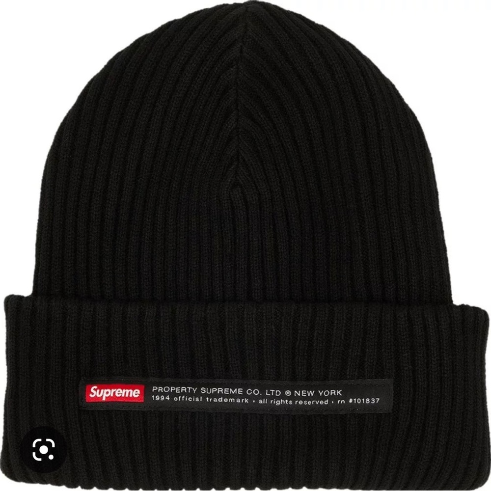 SUPREME Property Label Beanie
Style: Black